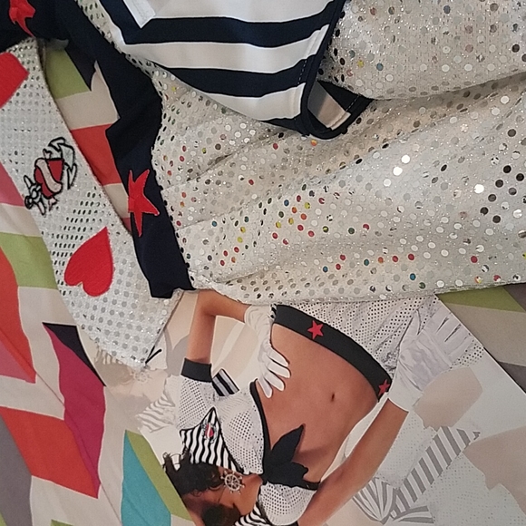 Foreplay  fantasies..red.white.blue..size ml - Picture 4 of 5